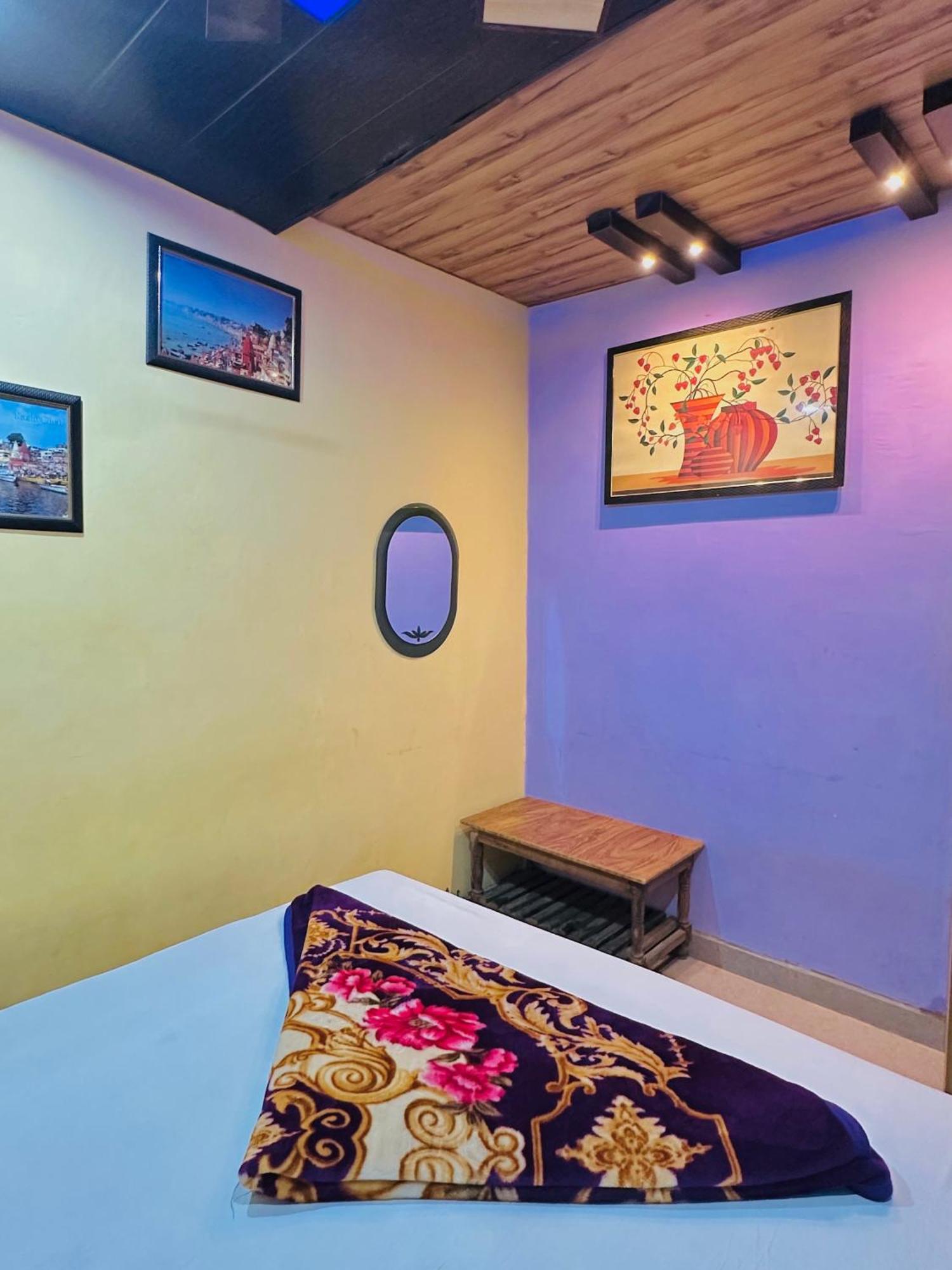 Home Stay Suraj Inn 瓦拉纳西 外观 照片
