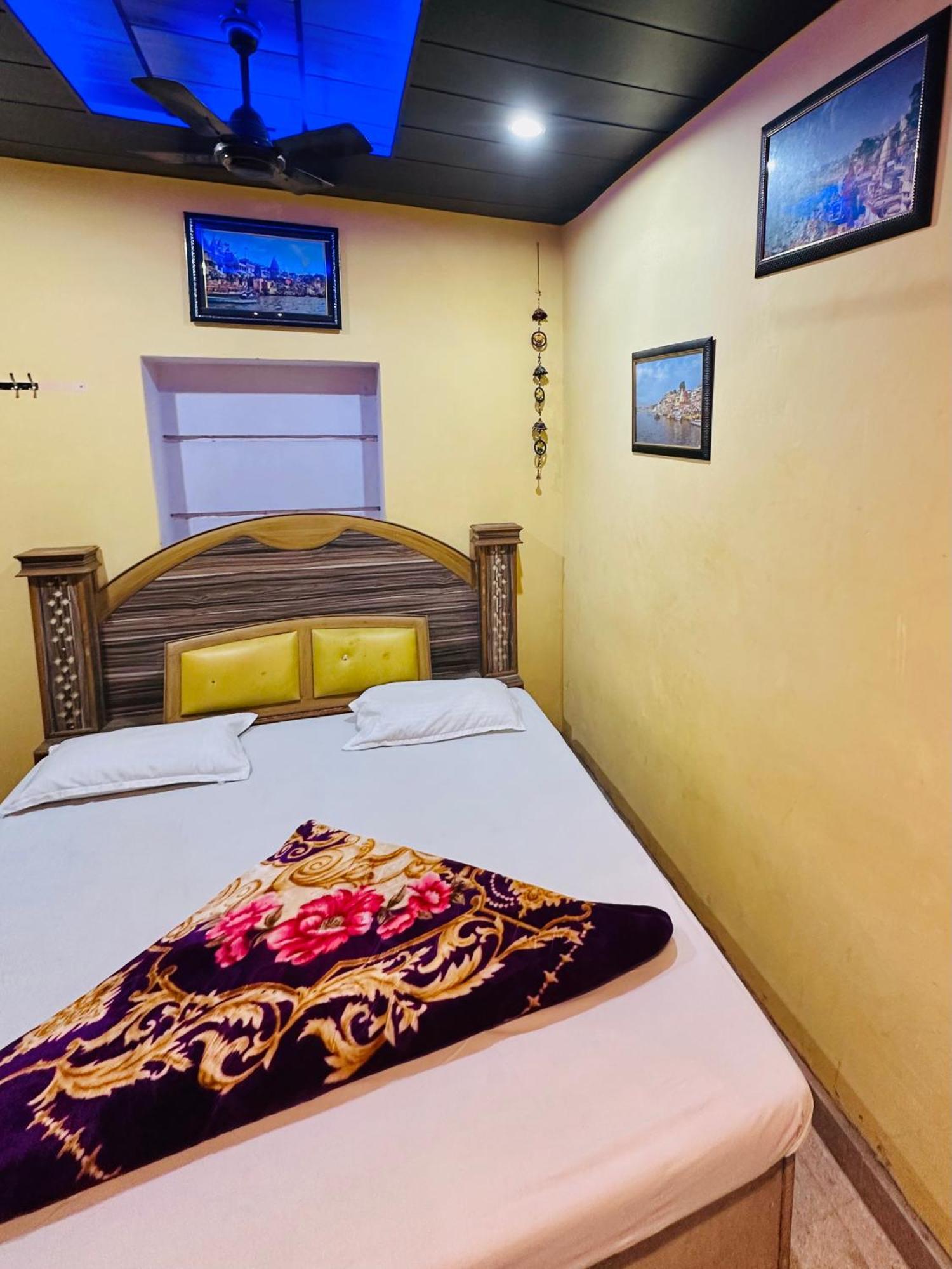 Home Stay Suraj Inn 瓦拉纳西 外观 照片