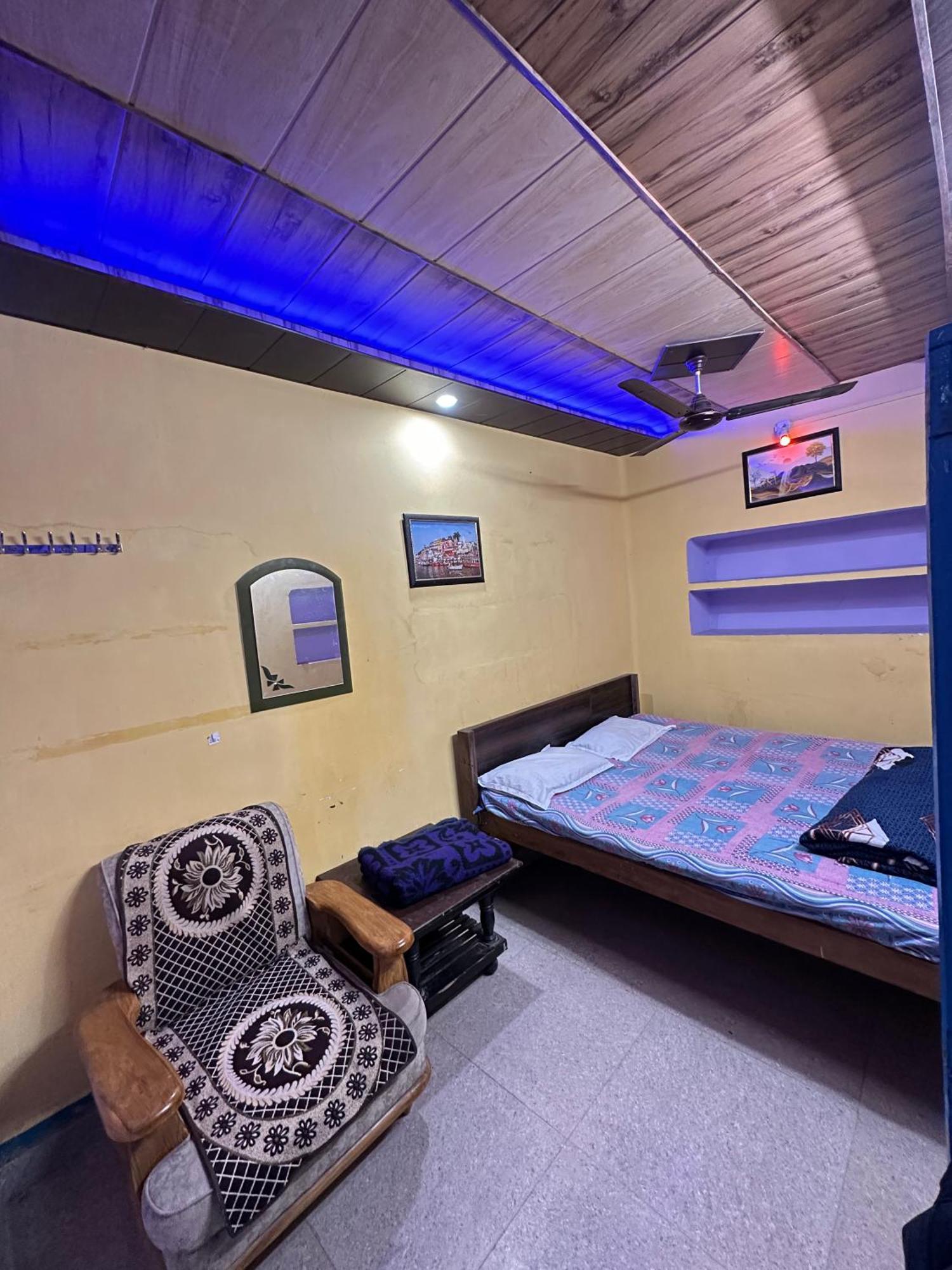 Home Stay Suraj Inn 瓦拉纳西 外观 照片