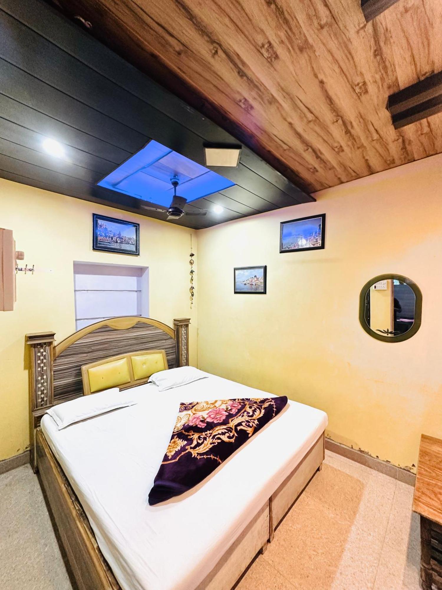 Home Stay Suraj Inn 瓦拉纳西 外观 照片